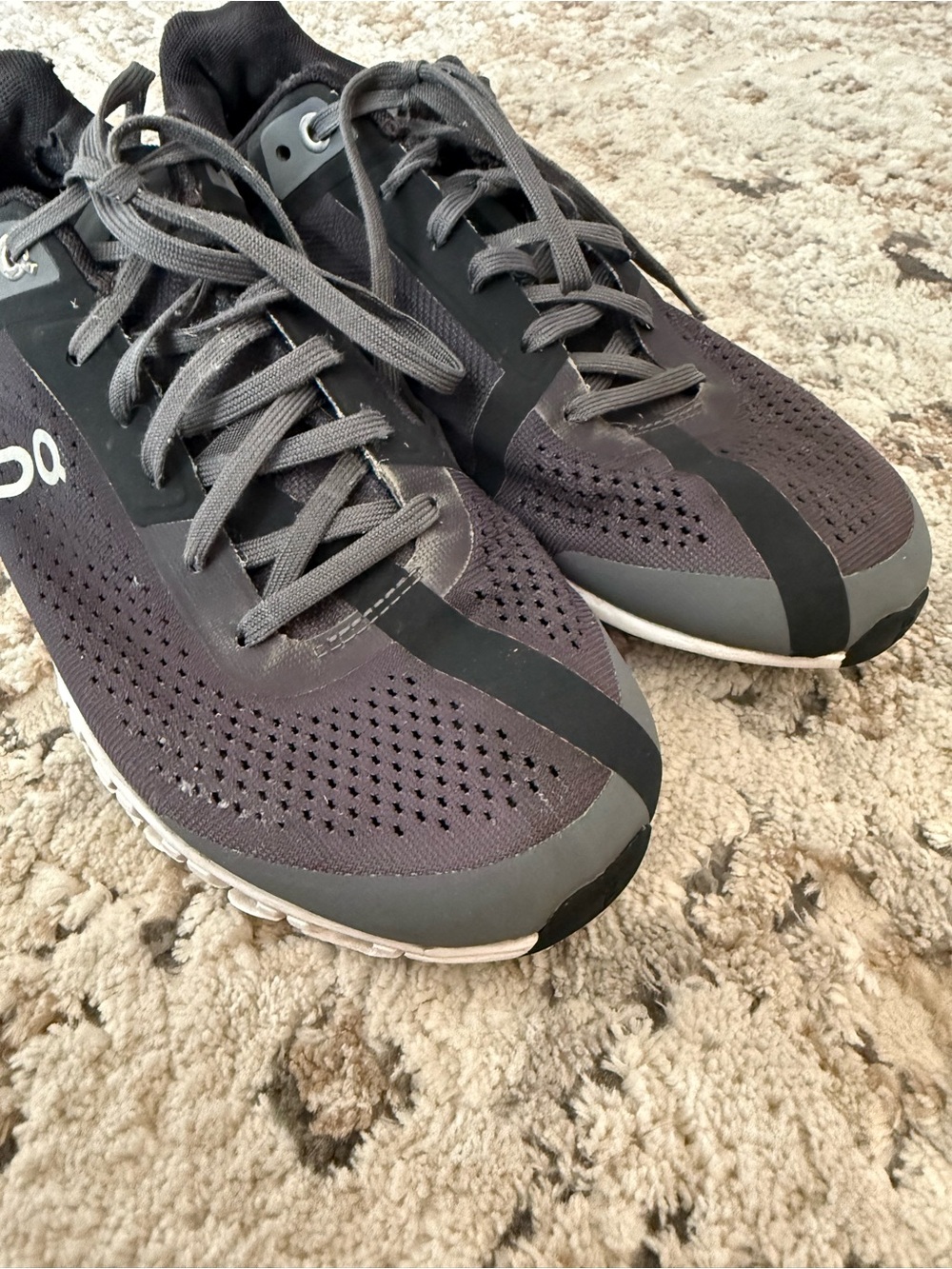 On Running Women's Black and Pink Cloud Sneakers with Gray Accents - Picture 4 of 5